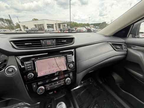 Used 2019 Nissan Rogue SL w/ Premium Package image 18