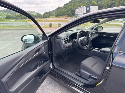 Used 2025 Toyota Camry LE image 11