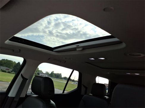 Used 2019 Chevrolet Traverse LT w/ LT Premium Package image 16