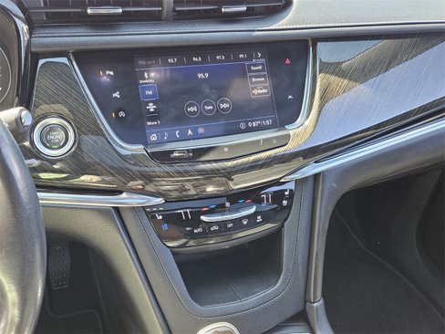 Used 2020 Cadillac XT6 Premium Luxury image 23