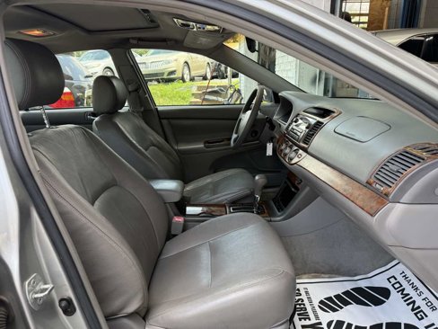 Used 2005 Toyota Camry image 10