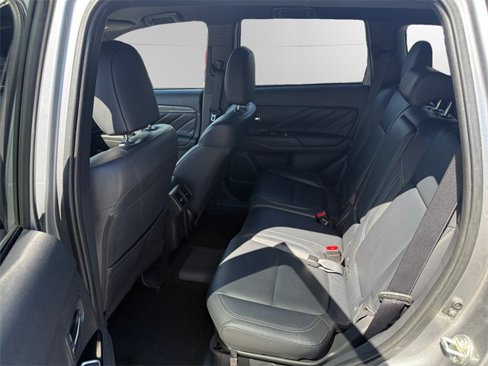 Used 2022 Mitsubishi Outlander LE image 13
