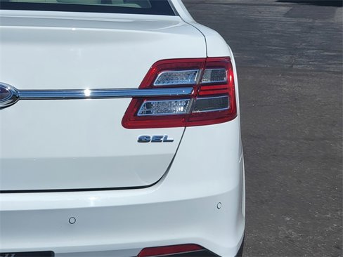 Used 2019 Ford Taurus SEL w/ Equipment Group 201A image 8