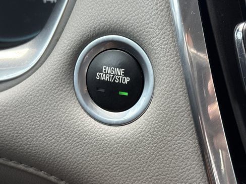 Used 2020 Chevrolet Traverse LT image 23