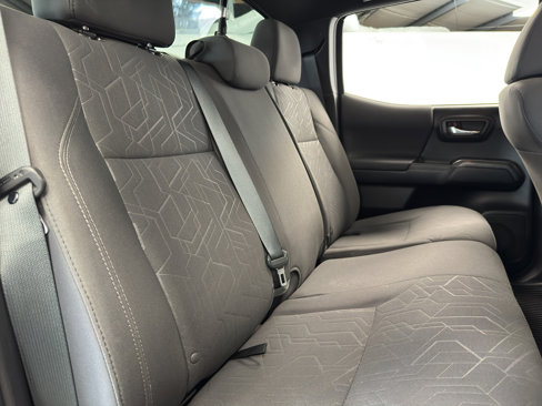 Used 2016 Toyota Tacoma TRD Sport image 31