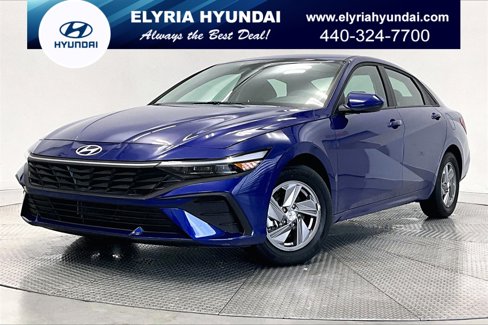 Certified 2025 Hyundai Elantra SE image 1