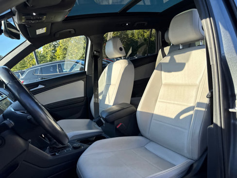Used 2021 Volkswagen Tiguan SE R-Line w/ 3rd Row Seat Package image 13