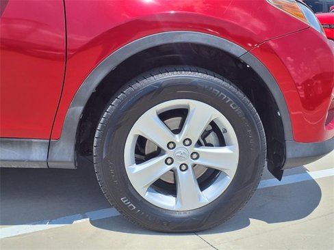 Used 2013 Toyota RAV4 XLE image 17