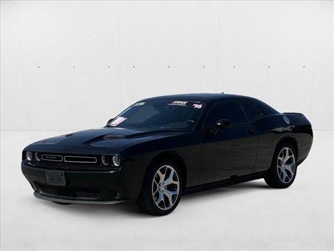 Used 2016 Dodge Challenger SXT Plus image 1