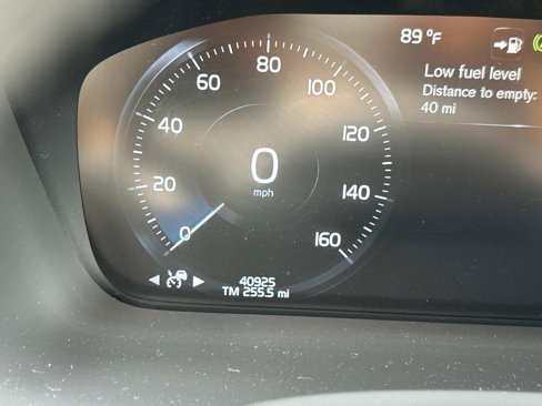 Used 2021 Volvo XC90 T6 Momentum w/ Climate Package image 27