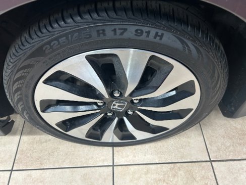 Used 2017 Honda Accord Touring image 23