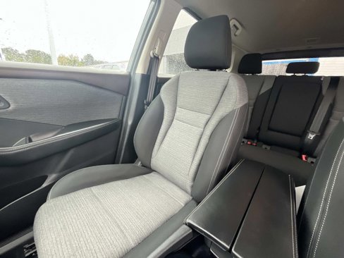 Used 2021 Nissan Rogue S image 27