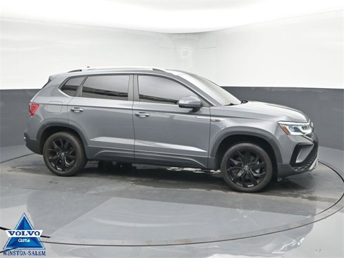 Used 2022 Volkswagen Taos SEL w/ Panoramic Sunroof Package image 1