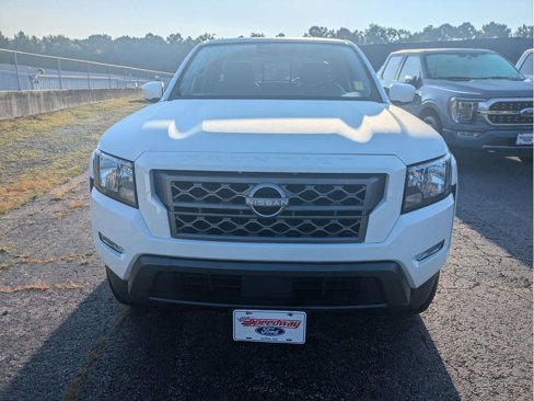Used 2023 Nissan Frontier SV w/ SV Convenience Package image 2