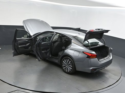Used 2023 Nissan Altima 2.5 SV image 2