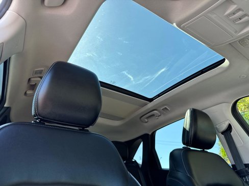 Used 2021 Ford Escape Titanium image 17