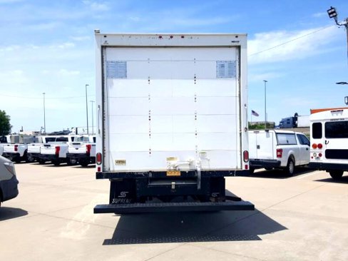 Used 2018 Chevrolet Express 3500 image 8