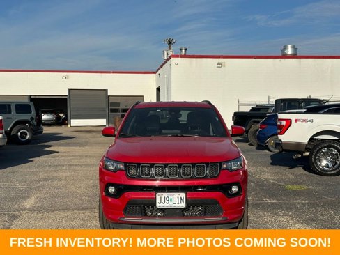 Used 2023 Jeep Compass Limited image 2