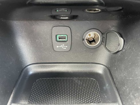 Used 2013 Chrysler 200 Limited image 22