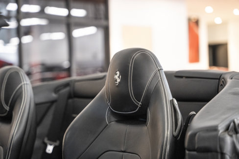 Used 2016 Ferrari California T image 23