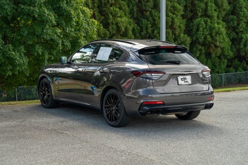 Used 2022 Maserati Levante Modena image 2