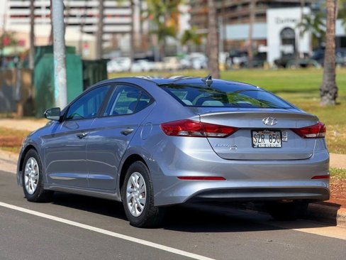 Used 2017 Hyundai Elantra SE image 3