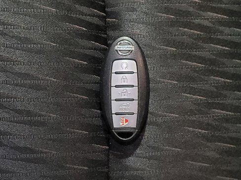 Used 2018 Nissan Rogue SV image 32
