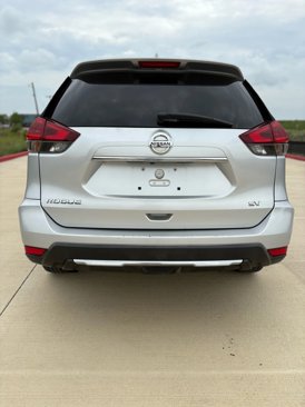 Used 2018 Nissan Rogue SV image 7