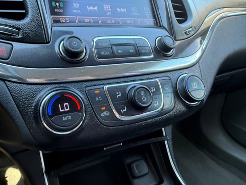 Used 2017 Chevrolet Impala LT image 30