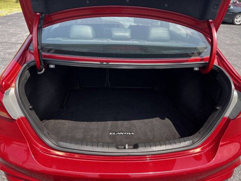 Used 2018 Hyundai Elantra Sport image 9