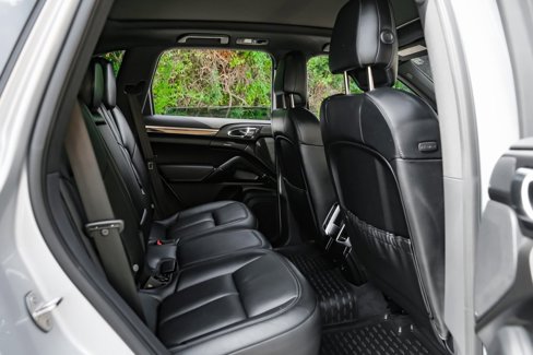 Used 2016 Porsche Cayenne S image 38