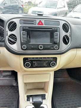 Used 2010 Volkswagen Tiguan SE image 24
