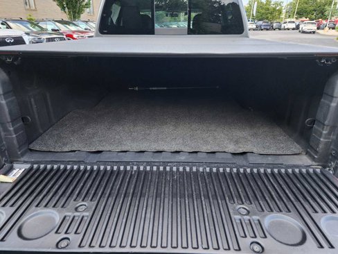 Used 2018 Nissan Titan S w/ S Utility Package image 16