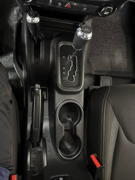 Used 2016 Jeep Wrangler Rubicon w/ Power Convenience Group image 23