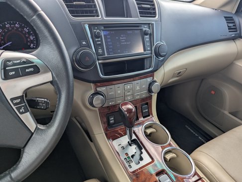 Used 2013 Toyota Highlander Limited image 12