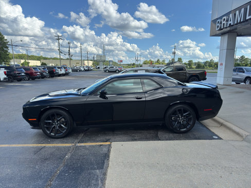 Used 2023 Dodge Challenger SXT w/ Blacktop Package image 8