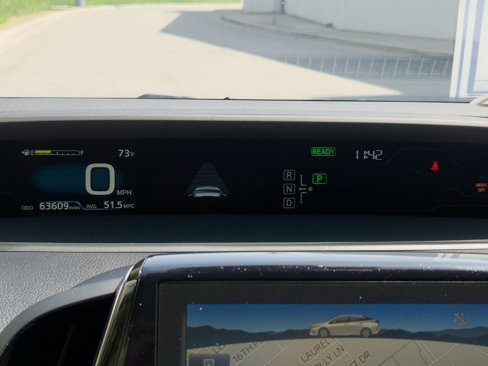 Used 2018 Toyota Prius Prime Premium image 18