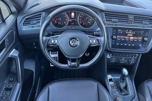 Used 2021 Volkswagen Tiguan SE image 28