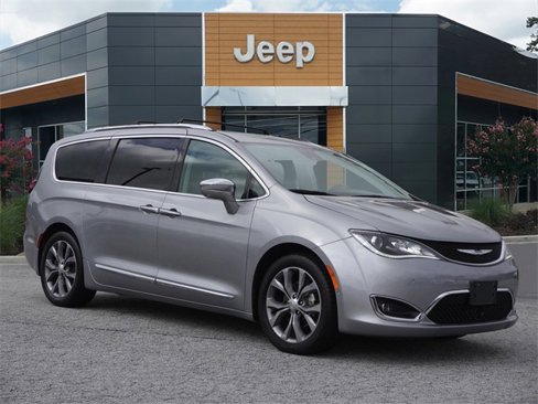 Used 2020 Chrysler Pacifica Limited w/ Tire & Wheel Group image 34