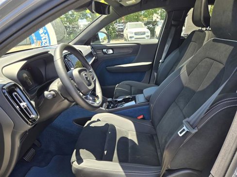Certified 2023 Volvo C40 P8 Recharge Ultimate image 16