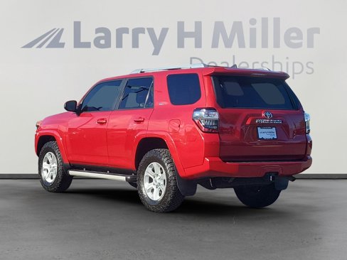Used 2016 Toyota 4Runner SR5 image 3