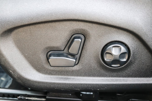 Used 2020 Jeep Renegade Limited image 23