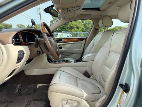 Used 2005 Jaguar XJ8 L image 11
