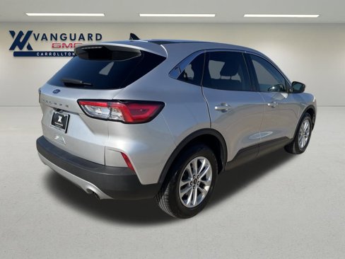 Used 2020 Ford Escape SE image 6