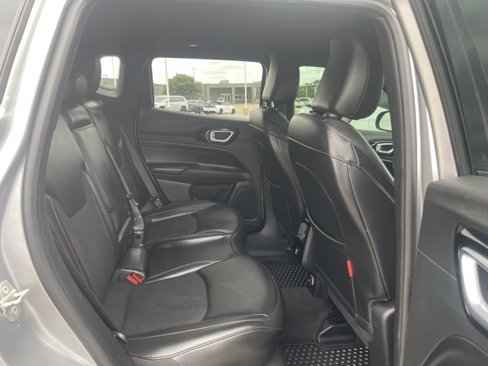 Used 2023 Jeep Compass Trailhawk image 16