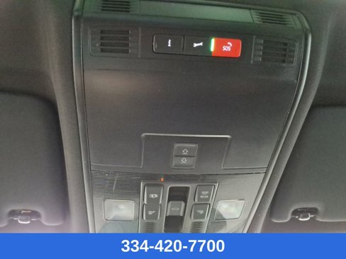Used 2023 Volkswagen Tiguan SE R-Line image 29