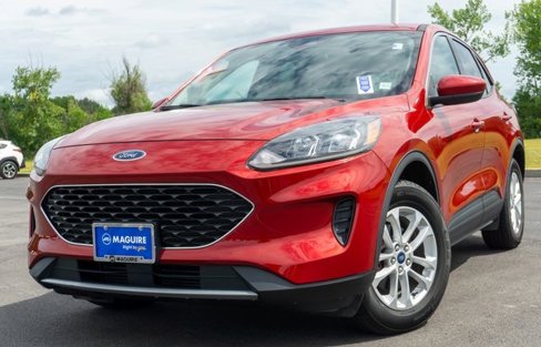 Used 2020 Ford Escape SE image 1