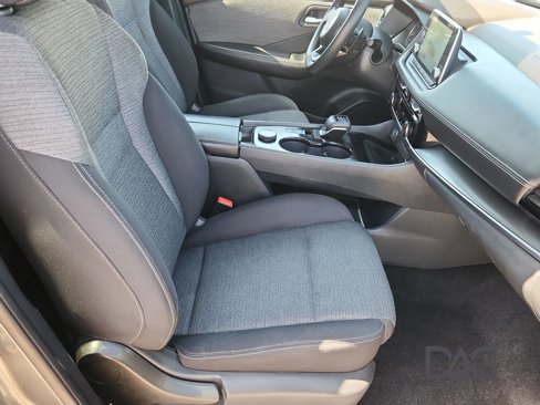 Used 2021 Nissan Rogue SV image 24
