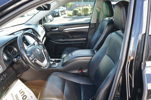 Used 2018 Toyota Highlander XLE image 17