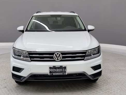 Used 2020 Volkswagen Tiguan S image 2